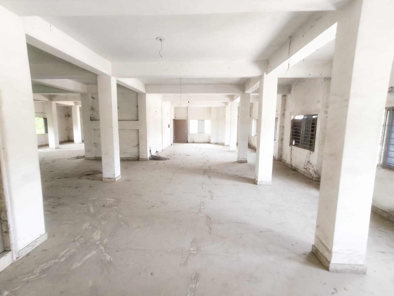 FLAT AVAILABLE FOR COMMERCIAL PURPOSE